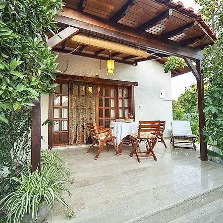 Tatil Evi Akdeniz Bahcesi *